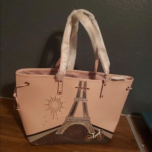 New Jet Set Novelty Eiffel Tower 🗼